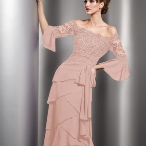 Size 8, Lacey, Dusty Rose, bell sleeves & layered hem. JJs House. Never worn.